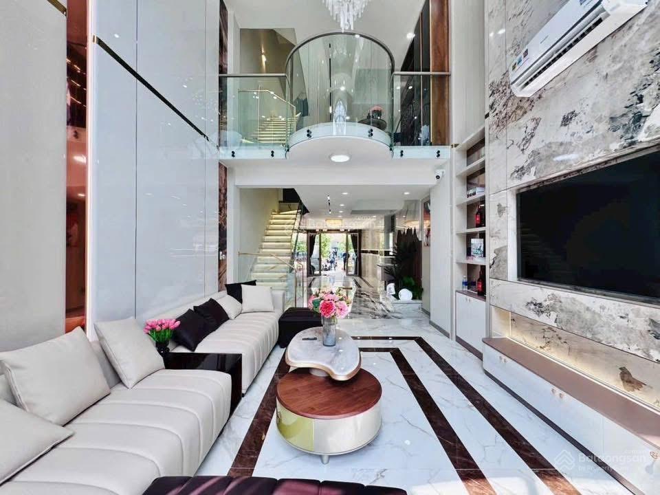 Cần bán nhanh siêu phẩm mtđ lò gốm, quận 6 (dt hơn 72m2). giá chỉ 3 tỷ 390 còn tl