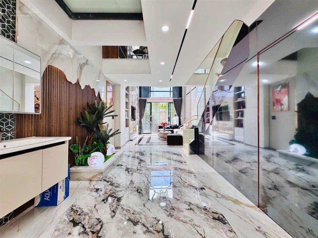 Cần bán nhanh siêu phẩm mtđ lò gốm, quận 6 (dt hơn 72m2). giá chỉ 3 tỷ 390 còn tl