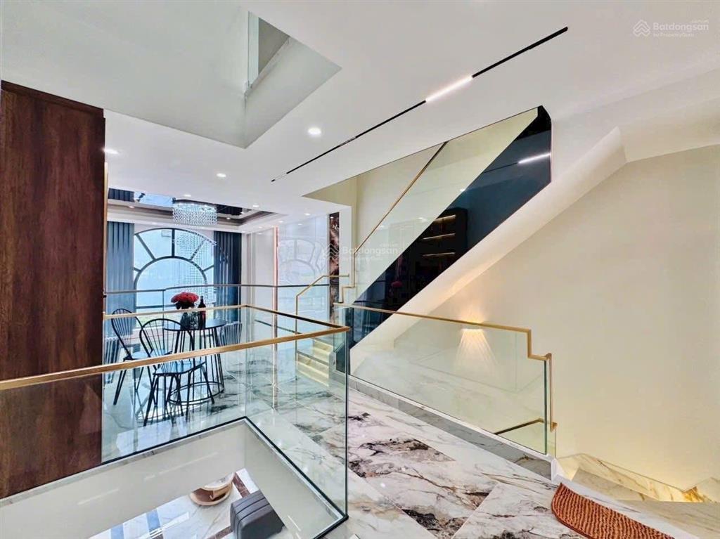 Cần bán nhanh siêu phẩm mtđ lò gốm, quận 6 (dt hơn 72m2). giá chỉ 3 tỷ 390 còn tl