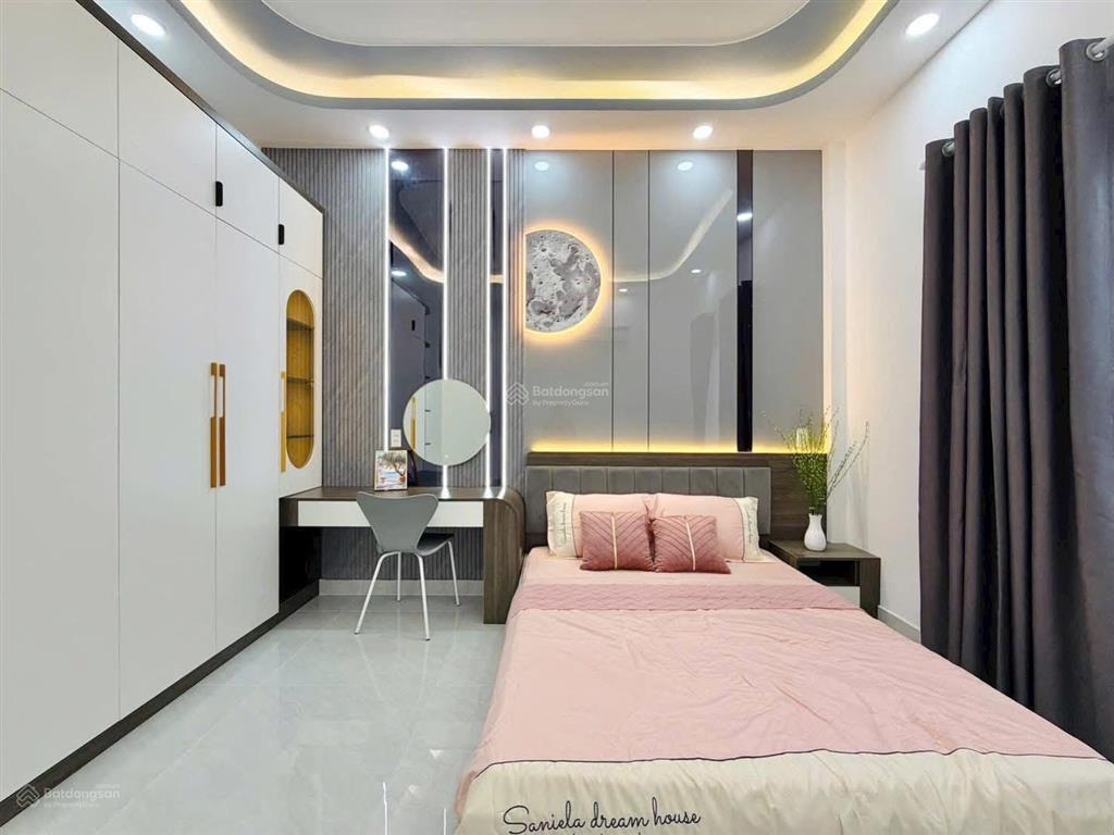 Cần bán nhà mtđ lê văn việt, q9 (dt hơn 80m2). giá chỉ 3tỷ150 còn tl mạnh