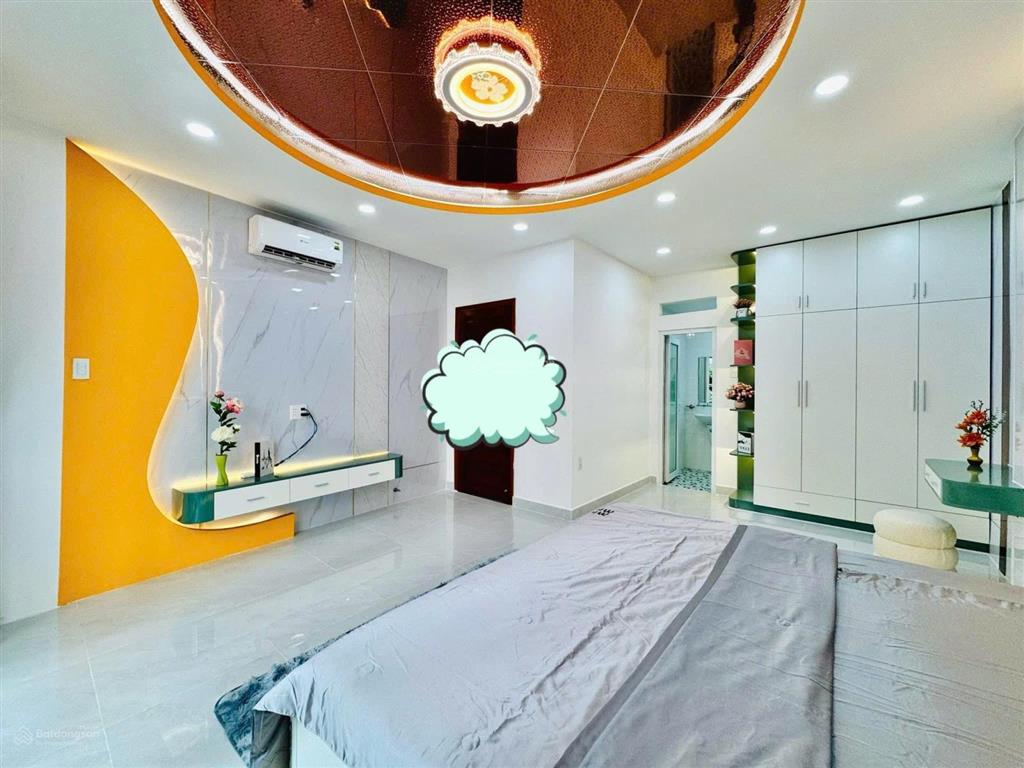 Dì tôi bán nhà đường oto bến vân đồn  q4. 69,5m2 gần cầu ông lãnh, đang cho thuê 19tr/th