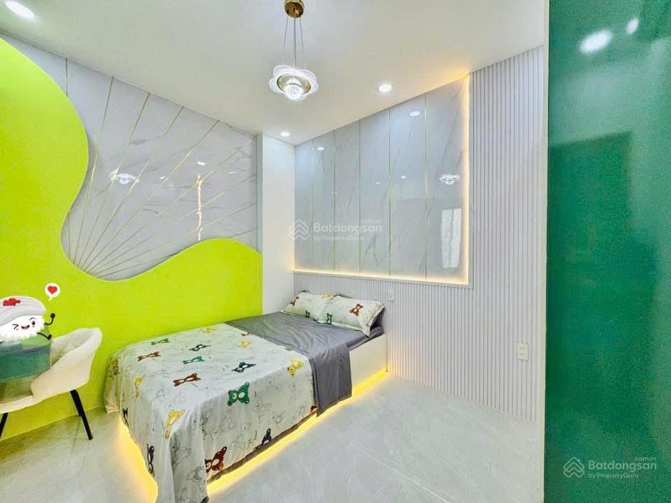 Dì tôi bán nhà đường oto bến vân đồn  q4. 69,5m2 gần cầu ông lãnh, đang cho thuê 19tr/th