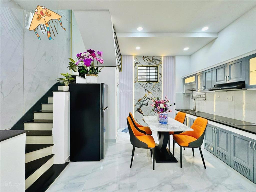 Dì tôi bán nhà đường oto bến vân đồn  q4. 69,5m2 gần cầu ông lãnh, đang cho thuê 19tr/th