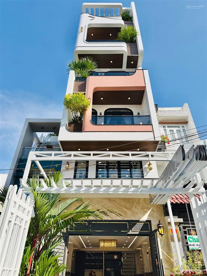 Chủ cần bán nhà ngay lê đại hành, q11  giá 6,29tỷ / 80m2. sổ sách đầy đủ. đường trước nhà 8m