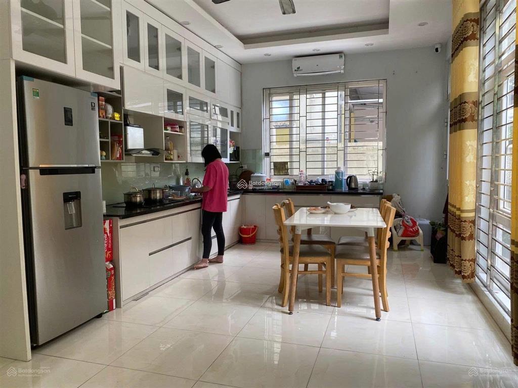 Ngang khủng 6m cực hiếm ngay ký hoà, q5  72m2. đường xe hơi trước nhà. sổ sẵn