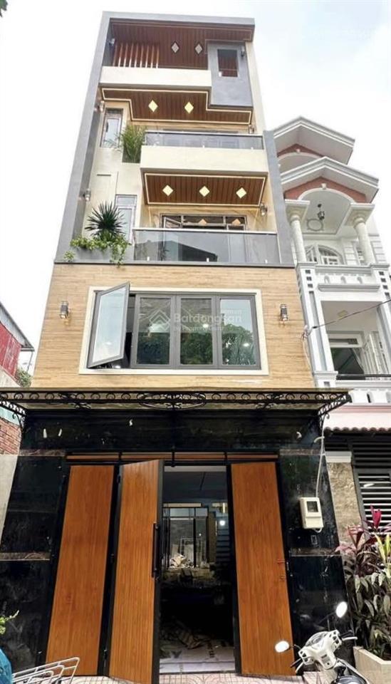 Cuối năm cần tiền bán nhà đoàn văn bơ  quận 4/79m2. gần chợ xóm chiếu. cho thuê 23tr