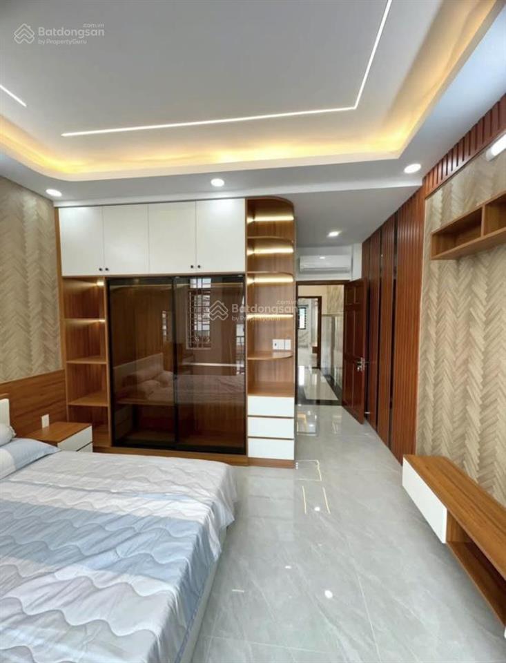 Cuối năm cần tiền bán nhà đoàn văn bơ  quận 4/79m2. gần chợ xóm chiếu. cho thuê 23tr