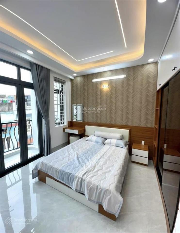 Cuối năm cần tiền bán nhà đoàn văn bơ  quận 4/79m2. gần chợ xóm chiếu. cho thuê 23tr