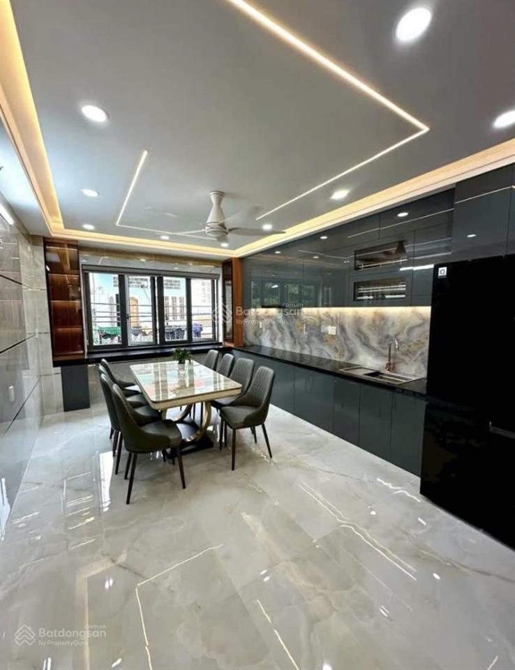 Cuối năm cần tiền bán nhà đoàn văn bơ  quận 4/79m2. gần chợ xóm chiếu. cho thuê 23tr