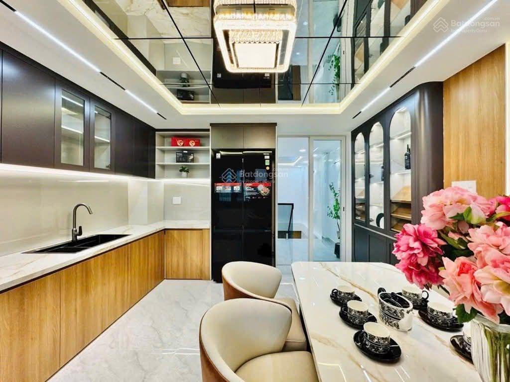 Chủ nhà xoay vốn cần bán nhà 67,2m2 giá 5tỷ230 nguyễn phúc nguyên  quận 3. gần ga sài gòn