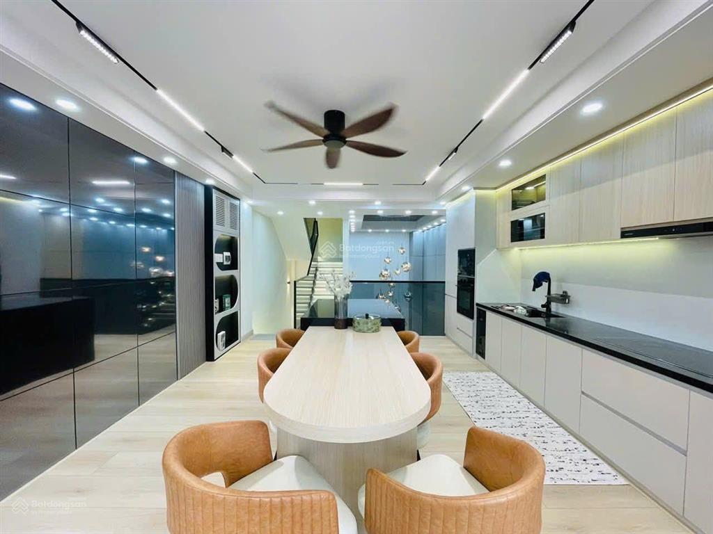 Nhà 3 lầu 76,8m2 hơn 4 tỏi đường ngô thị thu minh  tân bình. gần chợ phạm văn hai. thuê 24tr