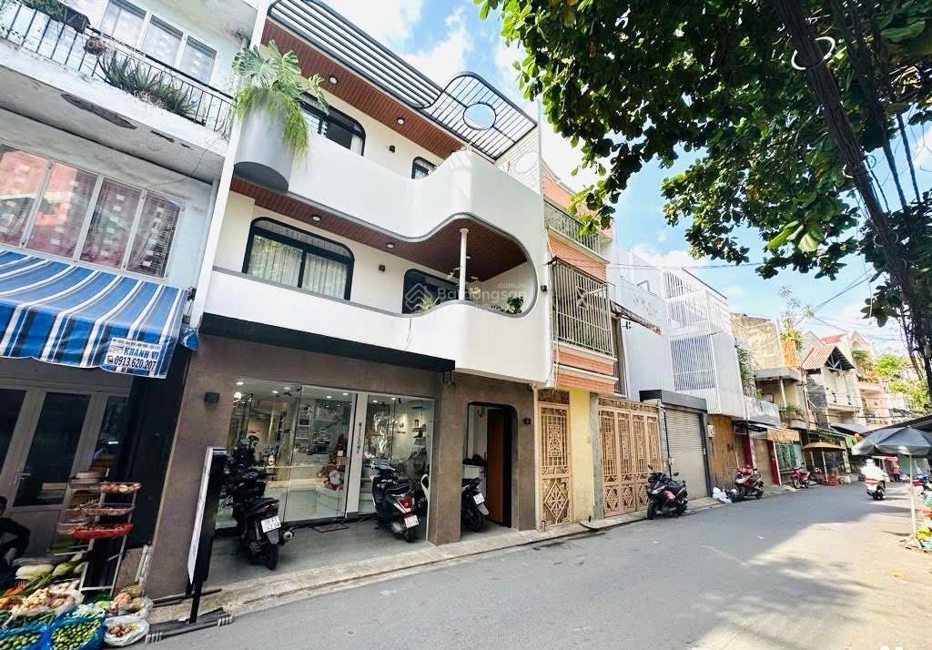 Cần bán gấp nhà ngay đường lê tự tàip.4phú nhuận. dt72m2/3tỷ38 ngay chợ nguyễn đình chiểu