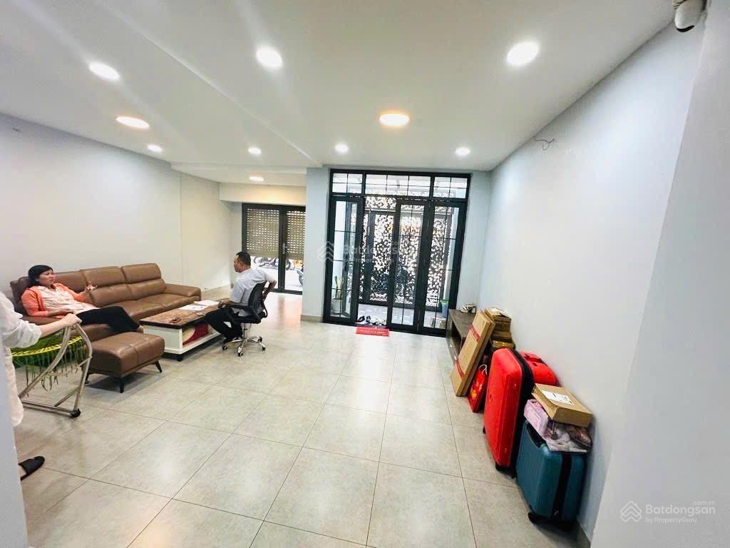 Cần bán gấp nhà ngay đường lê tự tàip.4phú nhuận. dt72m2/3tỷ38 ngay chợ nguyễn đình chiểu