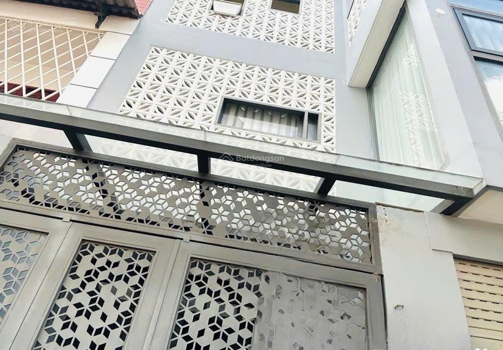 Cần bán gấp nhà ngay đường lê tự tàip.4phú nhuận. dt72m2/3tỷ38 ngay chợ nguyễn đình chiểu