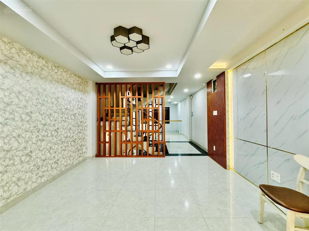 Bán nhanh nhà nguyễn biểuquận 5 đang cho thuê 29triệu/tháng. giá 4tỷ68/94,7m2 gần đại học sài gòn