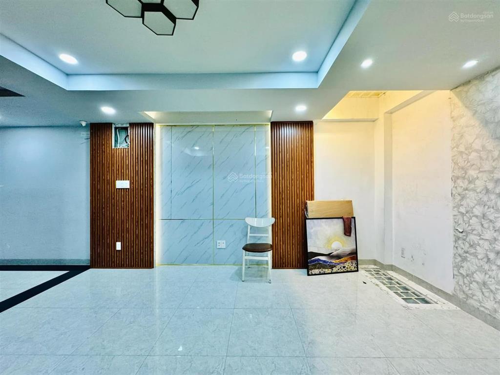 Bán nhanh nhà nguyễn biểuquận 5 đang cho thuê 29triệu/tháng. giá 4tỷ68/94,7m2 gần đại học sài gòn