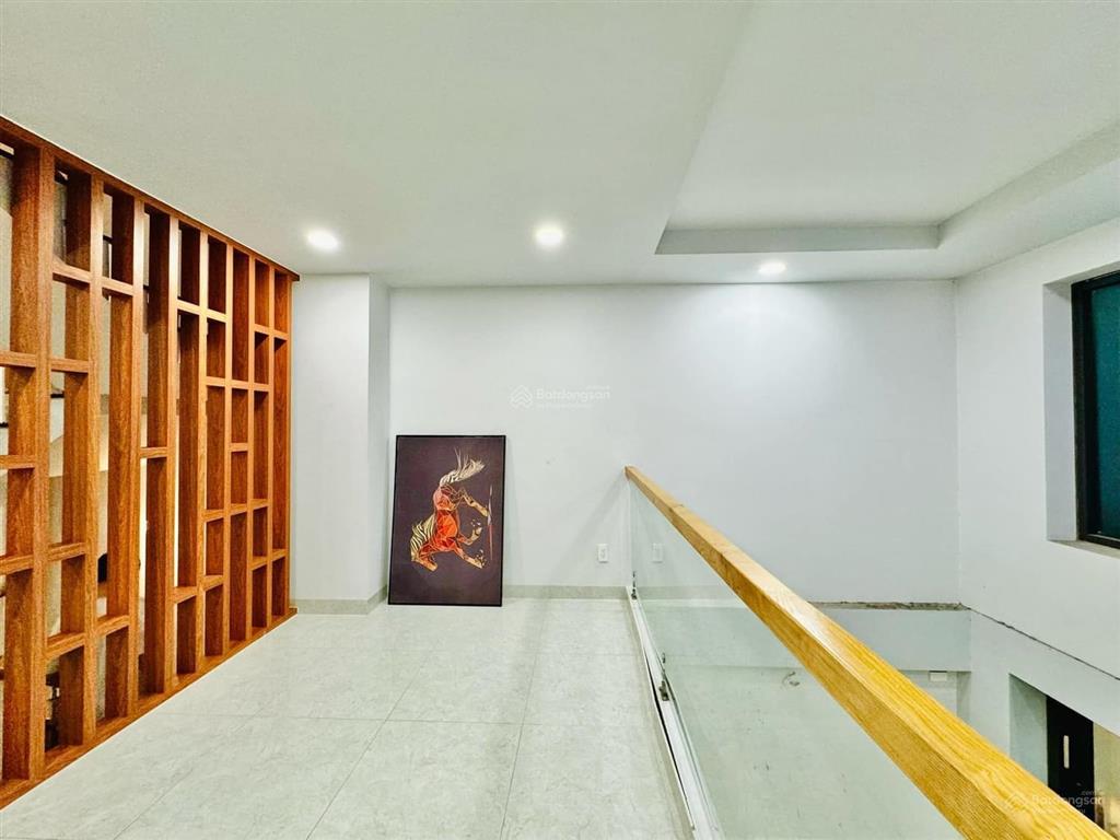 Bán nhanh nhà nguyễn biểuquận 5 đang cho thuê 29triệu/tháng. giá 4tỷ68/94,7m2 gần đại học sài gòn