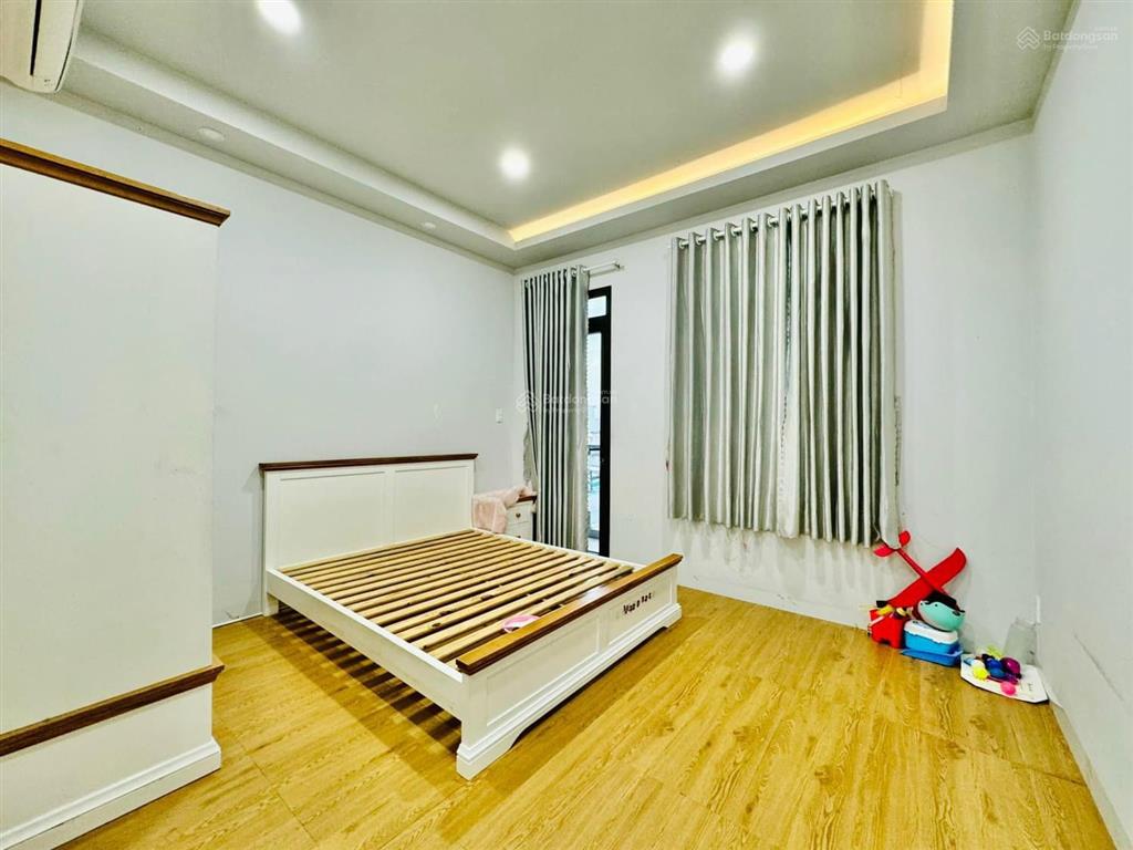 Bán nhanh nhà nguyễn biểuquận 5 đang cho thuê 29triệu/tháng. giá 4tỷ68/94,7m2 gần đại học sài gòn