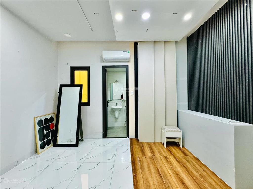 Bán nhanh nhà nguyễn biểuquận 5 đang cho thuê 29triệu/tháng. giá 4tỷ68/94,7m2 gần đại học sài gòn