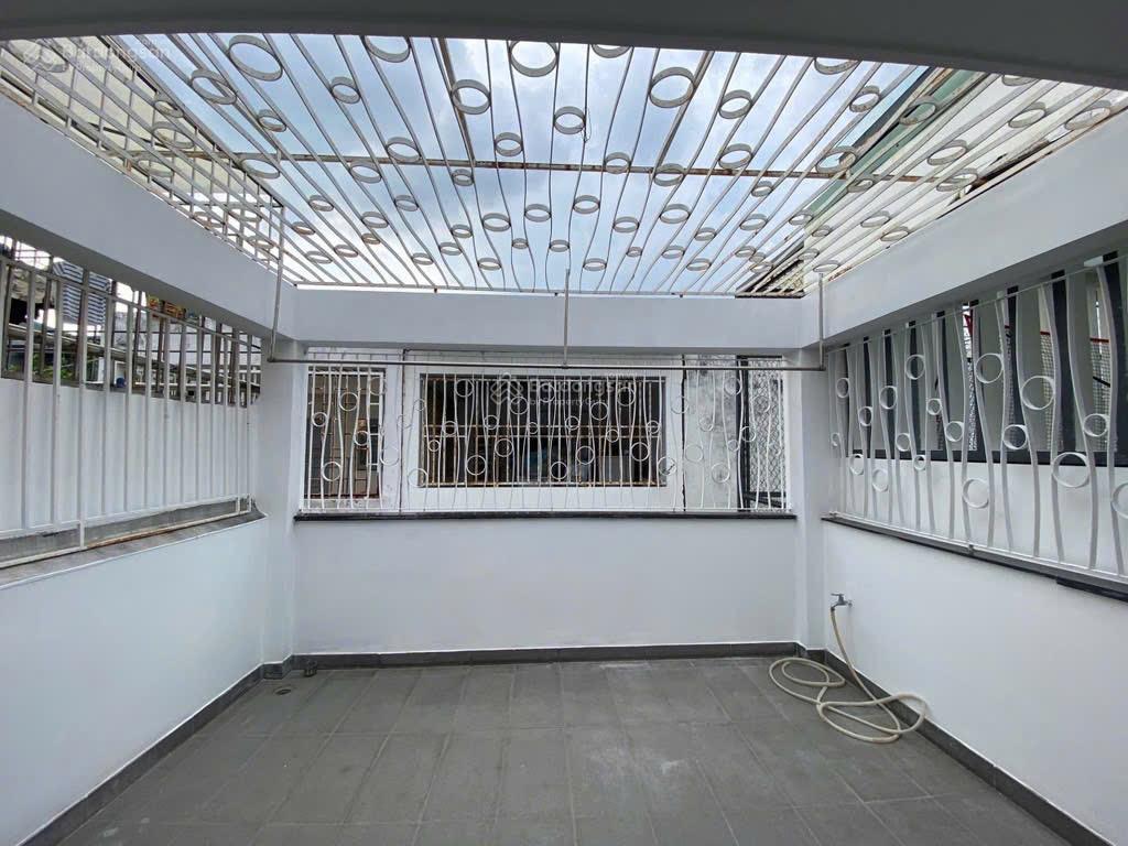 Tôi cần bán nhà nguyễn đăng giaithảo điềnquận 2. dt72m2/3tỷ65 ga thảo điền, hiện cho thuê 20triệu