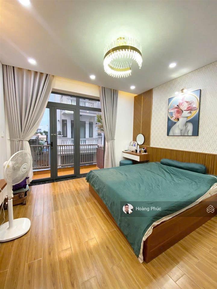 Nguyễn biểu quận 5 chỉ 3tỷ450tr  dt 81m2 trục đường xe hơi 6m, gần trường đại học sài gòn