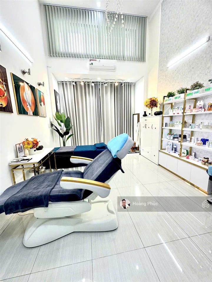 Nguyễn biểu quận 5 chỉ 3tỷ450tr  dt 81m2 trục đường xe hơi 6m, gần trường đại học sài gòn