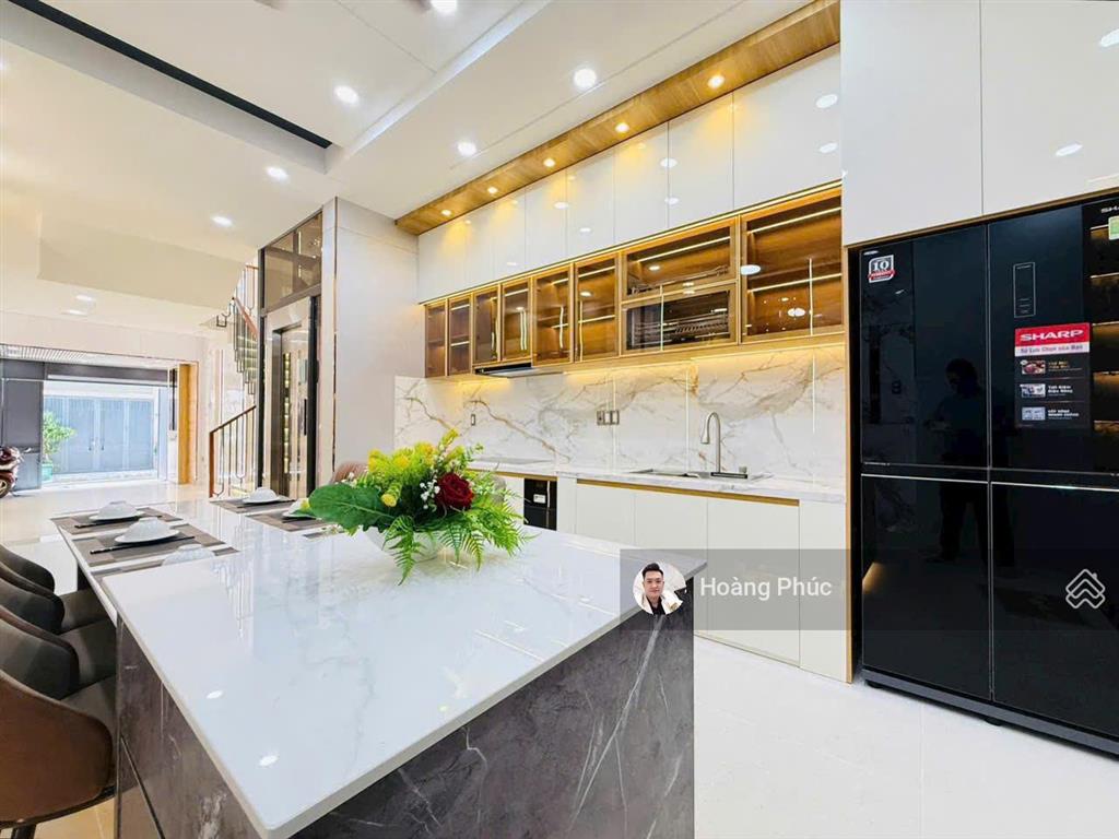 Nhà bán đường nguyễn đình chiểuq3 có gara ôtô, 4tỷ680/82m2, đang cho thuê 27tr, gần chợ vườn chuối