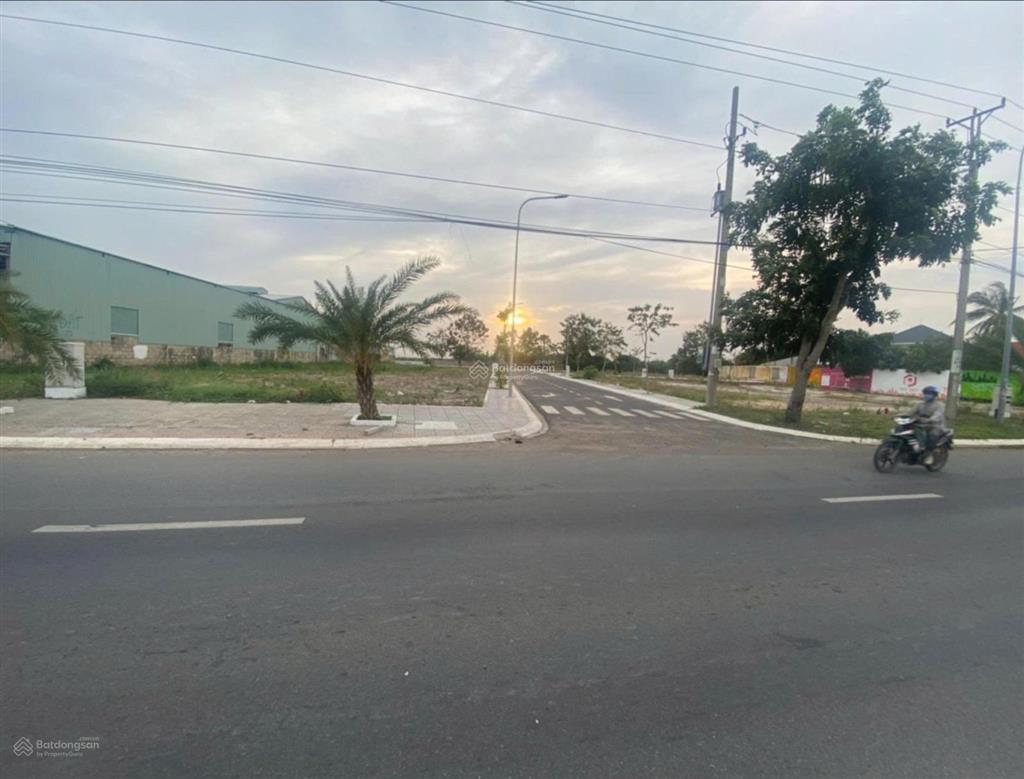 Bán gấp 100m2 đất khu dân cư long điền  vũng tàu giá 550triệu