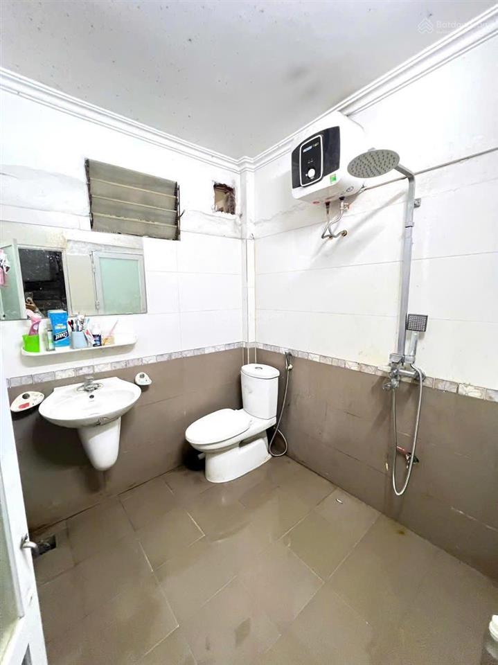 Cho thuê phòng trọ 1,3 tr/th phạm tuấn tài, cầu giấy. gần đại học quốc gia, báo chí, điện lực