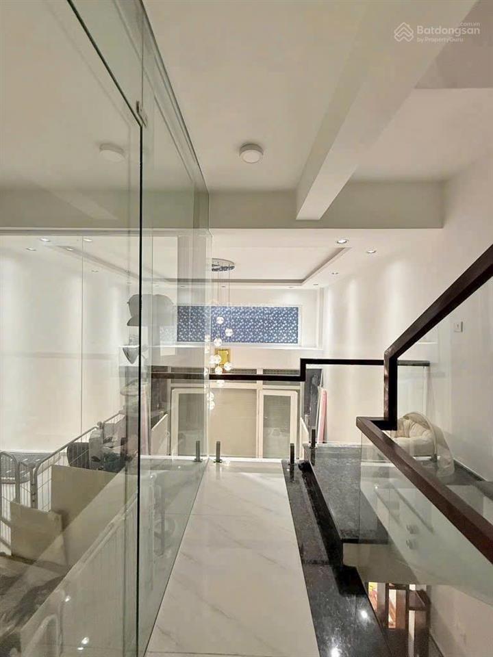 Siêu nhà phố nguyễn văn cừ, phường 1, quận 5  giá 4 tỷ 950/ dt 77m2. đang cho thuê 26 triệu