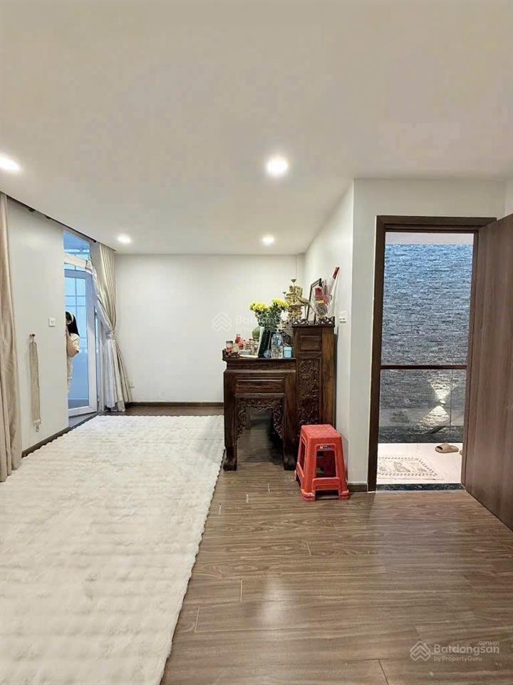 Siêu nhà phố nguyễn văn cừ, phường 1, quận 5  giá 4 tỷ 950/ dt 77m2. đang cho thuê 26 triệu