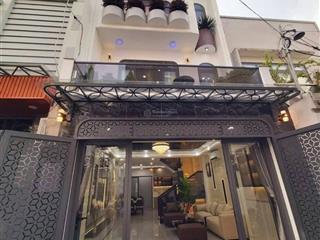 Lên sóng 1 siêu phẩm nằm trên đường lý phục man, quận 7 oto ngủ trong nhà. giá 4,325 tỷ/ 65,5m2