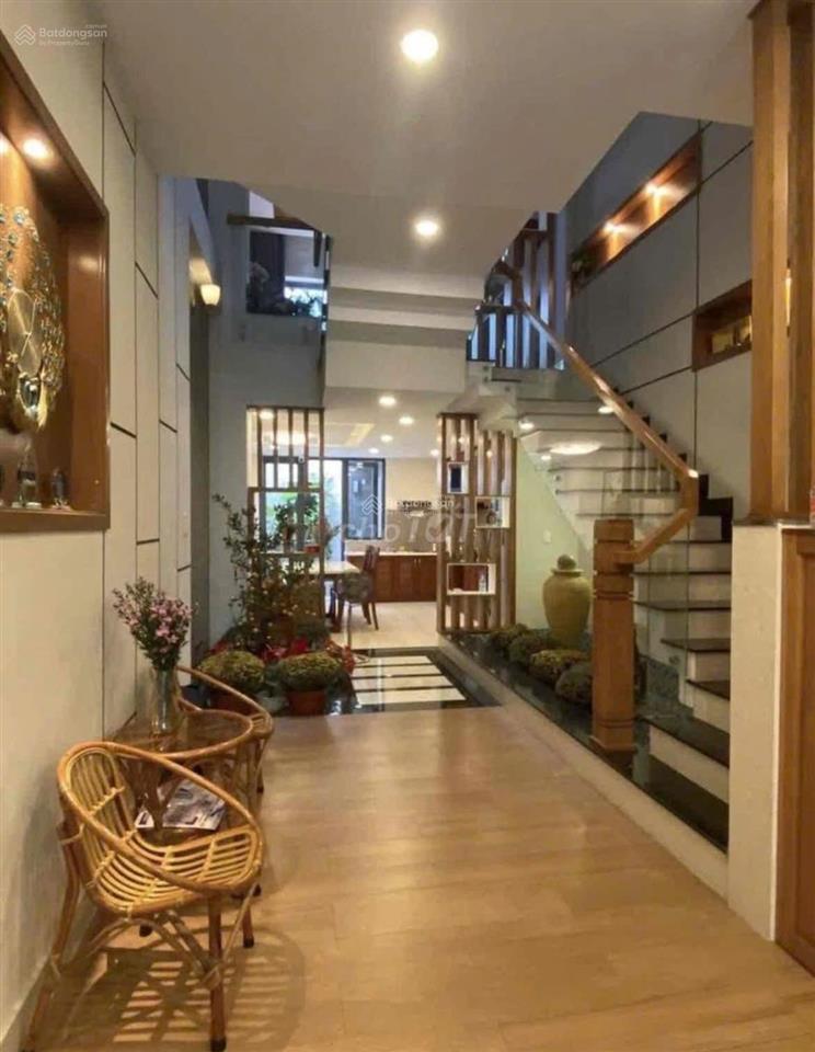 Giảm nhanh 300triệu nhà đường trần quý, p7, quận 11.giá5tỷ820/ 4.6m x 14.4m (66.24m2). sổ sẵn