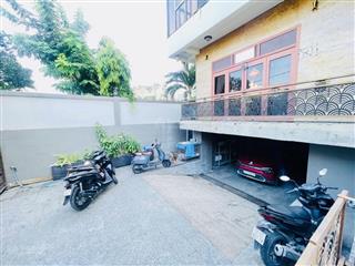 Biệt thự mặt tiền thủ đức  400m2, 18x25m, 5t + hầm, gần giga mall phạm văn đồng, chợ thủ đức, ql13