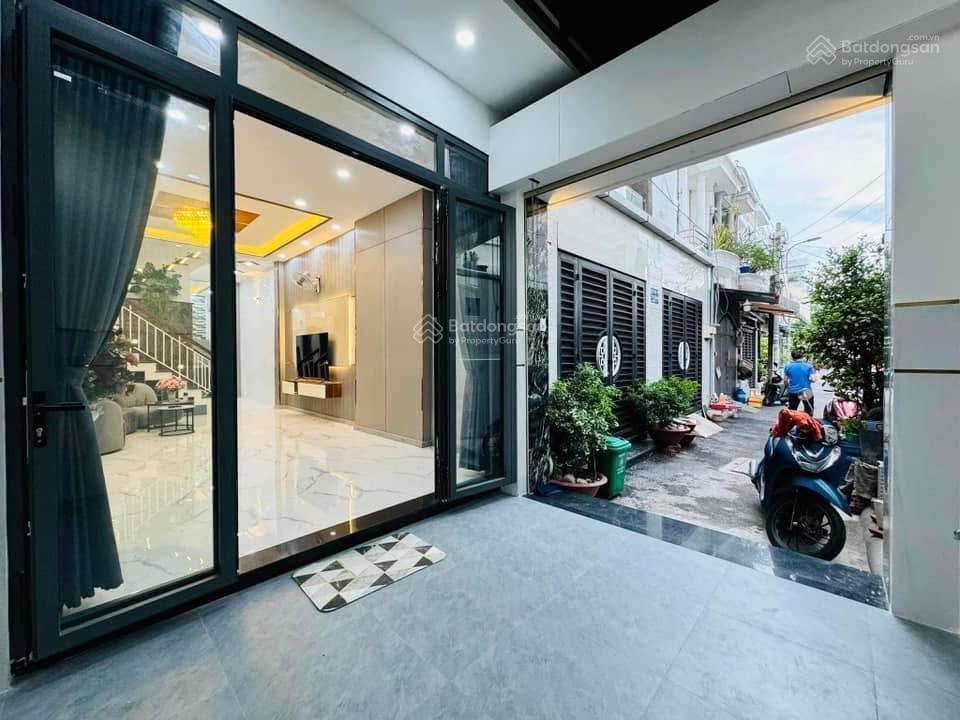 Cô, chú bán gấp nhà đ. lý văn phúc, q1, kế công viên lê văn tám, giá 4,1 tỷ còn hđ thuê 27tr/th