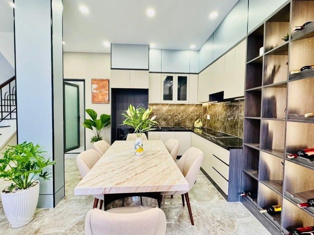 Bán nhà đường nguyễn bỉnh khiêm, q1 dt 84m2, giá 4,9 tỷ, gần thảo cầm viên, hđ thuê 32tr/th