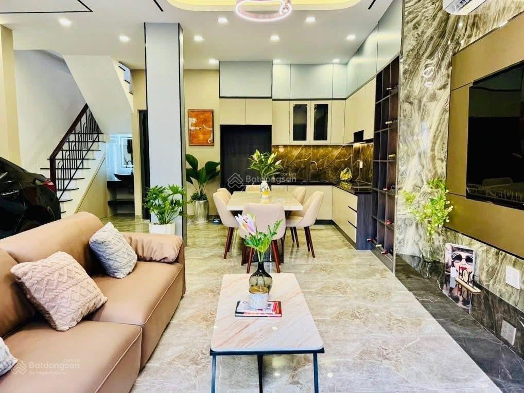 Bán nhà đường nguyễn bỉnh khiêm, q1 dt 84m2, giá 4,9 tỷ, gần thảo cầm viên, hđ thuê 32tr/th