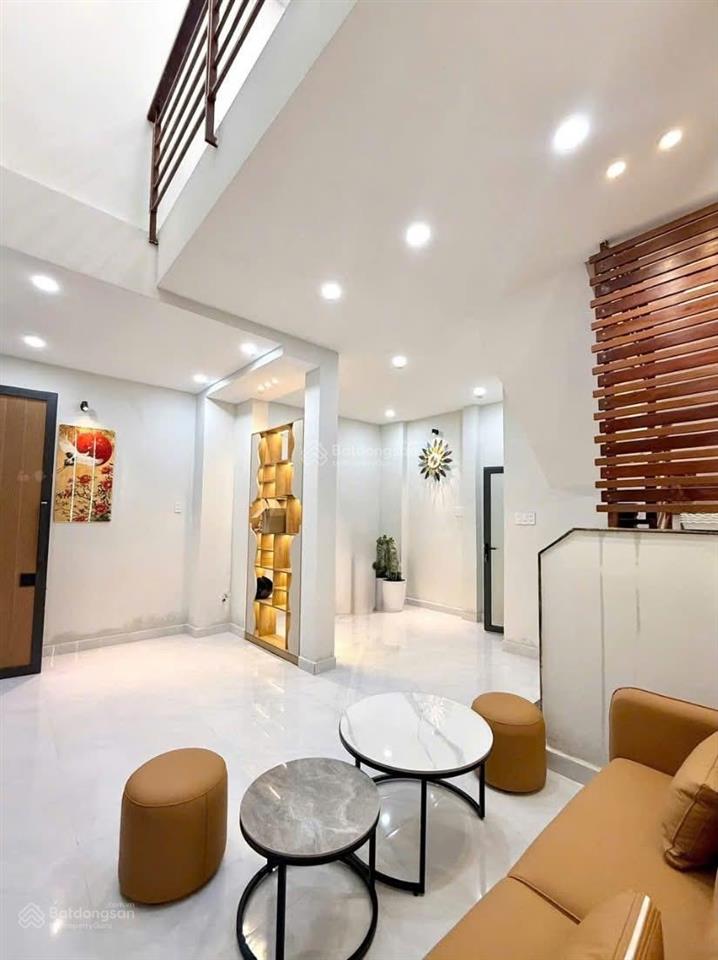 Cô 6 bán nhà đường nguyễn gia trí, quận bình thạnh, giá 3,8 tỷ, dt gần 83m2, gần đại học hutech