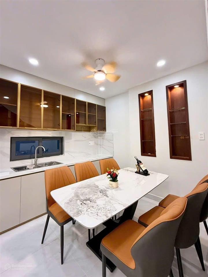 Cô 6 bán nhà đường nguyễn gia trí, quận bình thạnh, giá 3,8 tỷ, dt gần 83m2, gần đại học hutech
