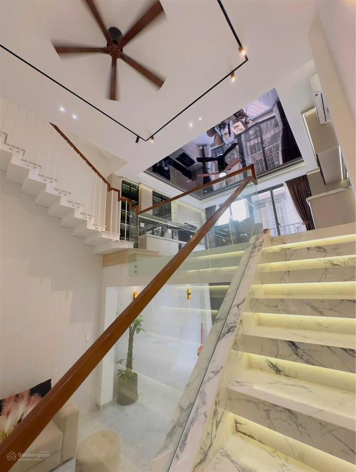 Bán nhà đ. phan văn trị, quận 5, giá 4 tỷ, dt 85m2 công nhận, gần đại học sài gòn, cho thuê 22tr/th