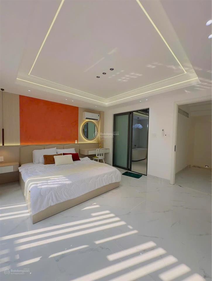 Bán nhà đ. phan văn trị, quận 5, giá 4 tỷ, dt 85m2 công nhận, gần đại học sài gòn, cho thuê 22tr/th