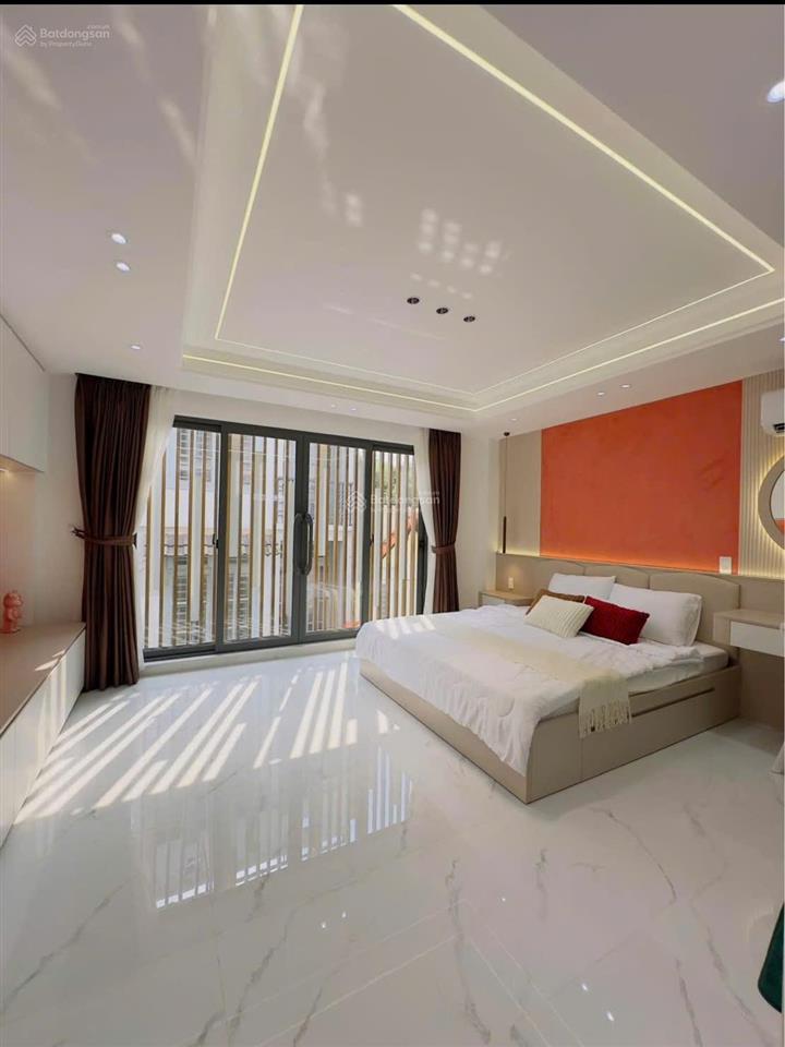 Bán nhà đ. phan văn trị, quận 5, giá 4 tỷ, dt 85m2 công nhận, gần đại học sài gòn, cho thuê 22tr/th