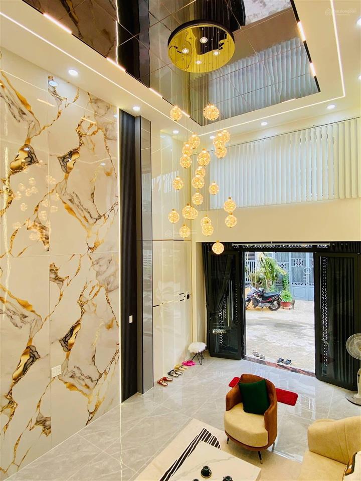 Bán nhà tại bến vân đồn, 70m2, hàng hiếm ở q4, giá 3,3 tỷ,còn đang cho thuê 15 triệu/tháng, hẻm ôto