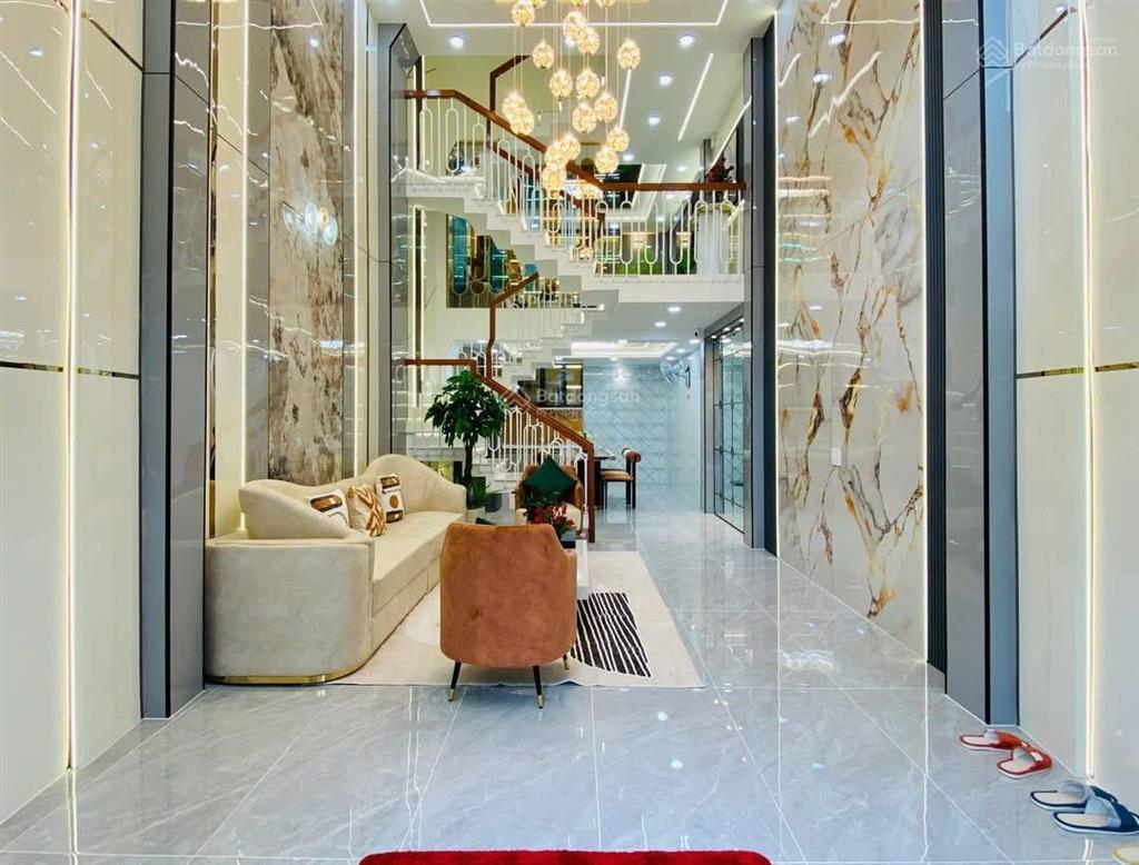 Bán nhà tại bến vân đồn, 70m2, hàng hiếm ở q4, giá 3,3 tỷ,còn đang cho thuê 15 triệu/tháng, hẻm ôto