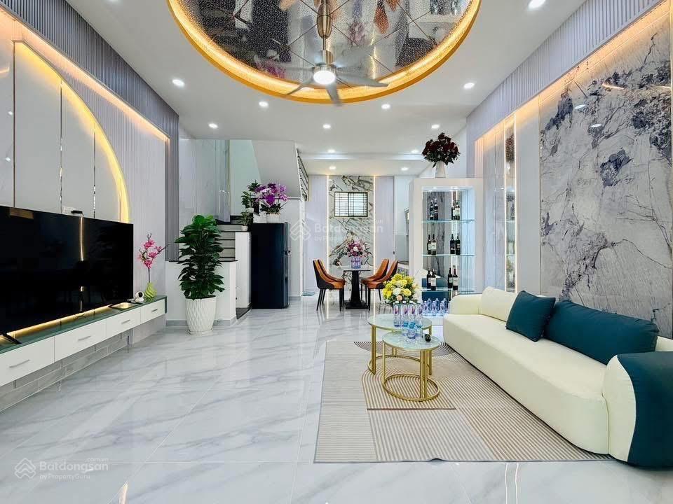 Cô 3 bán nhà nguyễn hữu cầu, q1, dt 70m2, giá 4,6 tỷ, đang thuê 33tr/tháng, gần cv lê văn tám