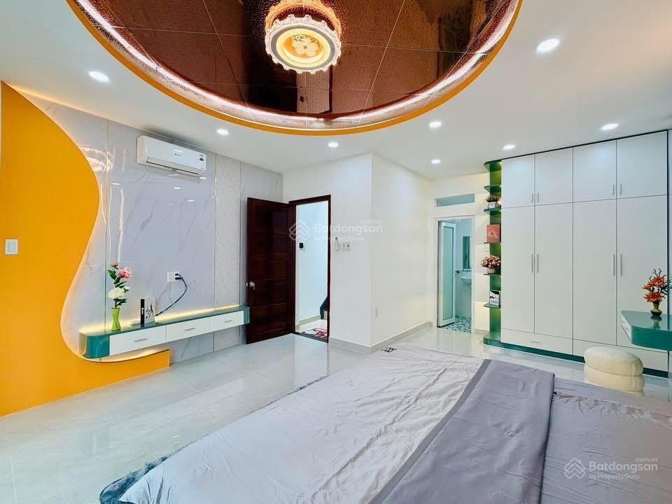 Cô 3 bán nhà nguyễn hữu cầu, q1, dt 70m2, giá 4,6 tỷ, đang thuê 33tr/tháng, gần cv lê văn tám