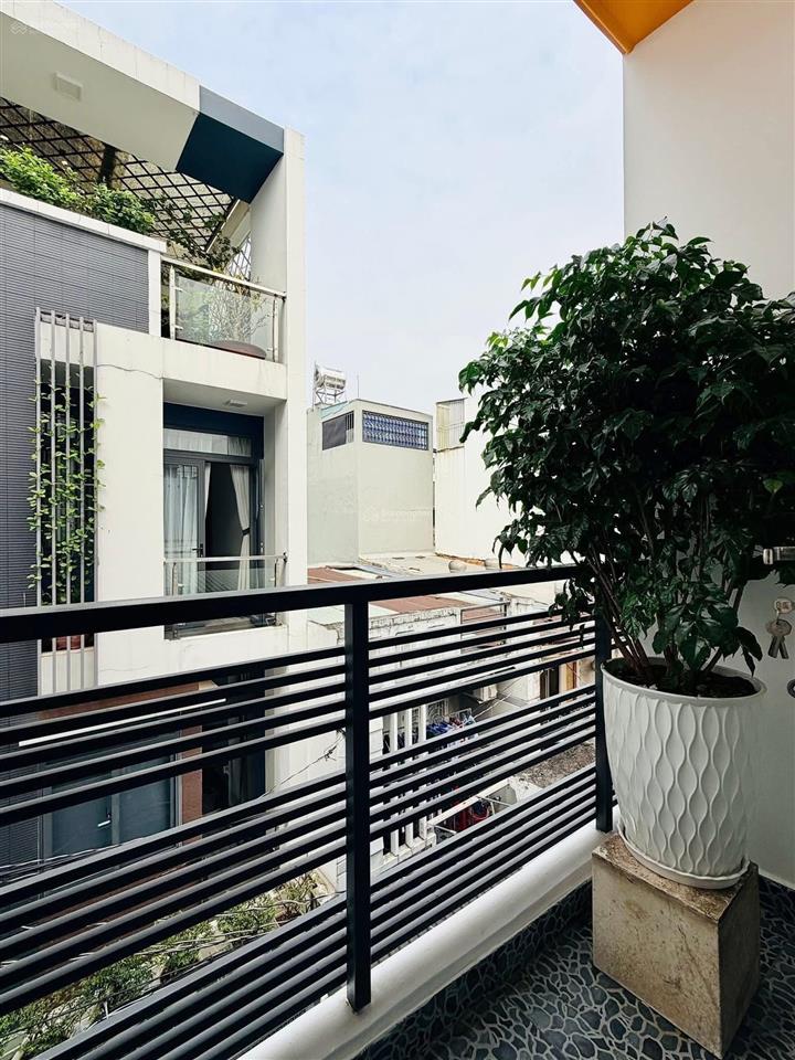 Cô 3 bán nhà nguyễn hữu cầu, q1, dt 70m2, giá 4,6 tỷ, đang thuê 33tr/tháng, gần cv lê văn tám