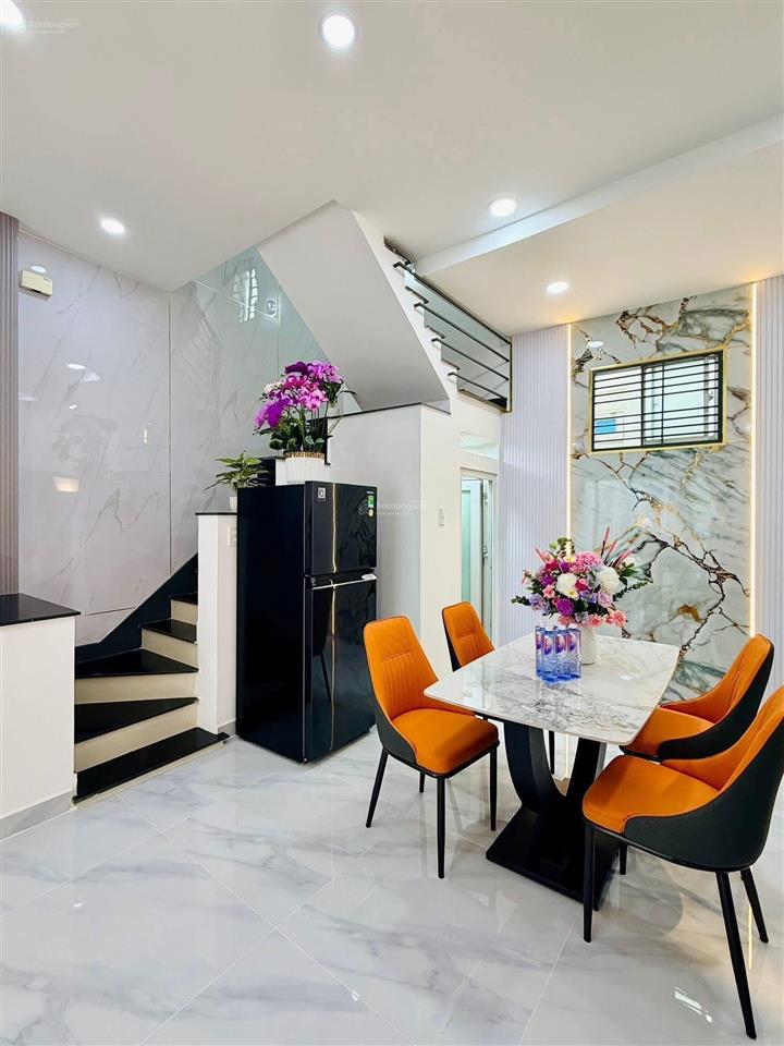 Cô 3 bán nhà nguyễn hữu cầu, q1, dt 70m2, giá 4,6 tỷ, đang thuê 33tr/tháng, gần cv lê văn tám