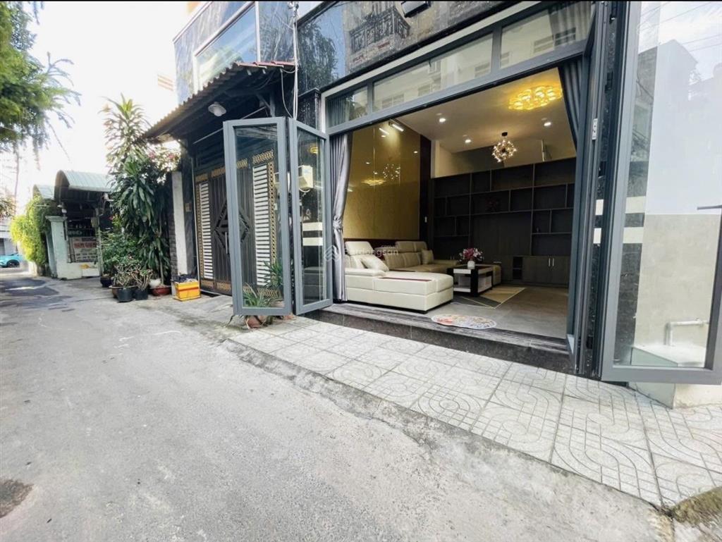 Bán nhà đ. hùng vương, q. 10, dt 68m2 cách ngã 6 cộng hoà 1,3 km, hđ thuê 19tr/tháng
