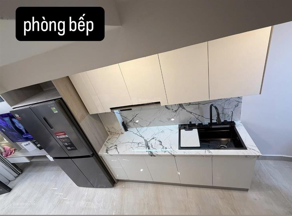 Bán gấp nhà trần phú, q5, dt 71.4m2 gần ngã 6 cộng hòa, giá 4,2 tỷ,đang còn hđ thuê 25 triệu/tháng